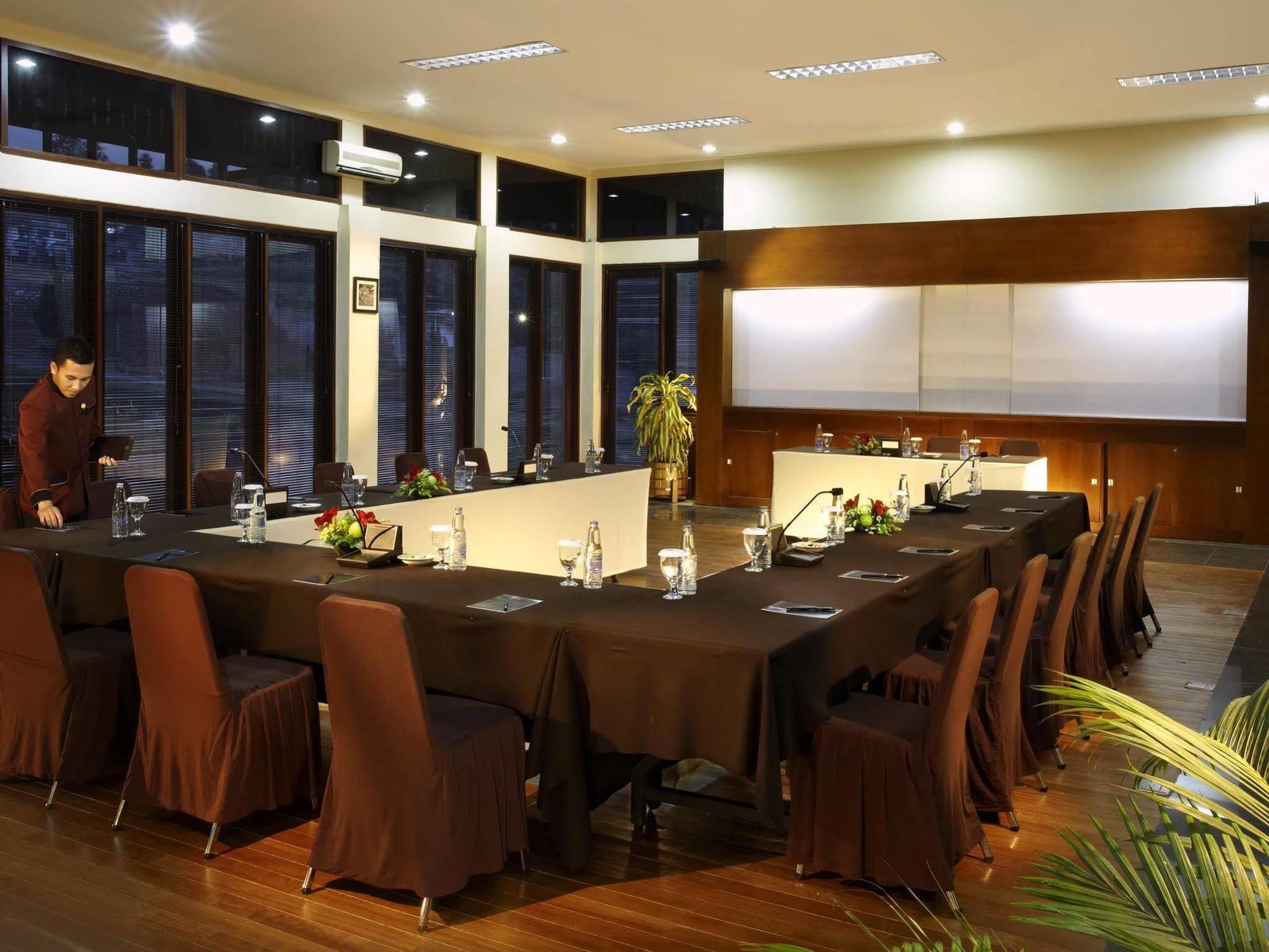 Puteri Gunung Hotel Lembang Dış mekan fotoğraf
