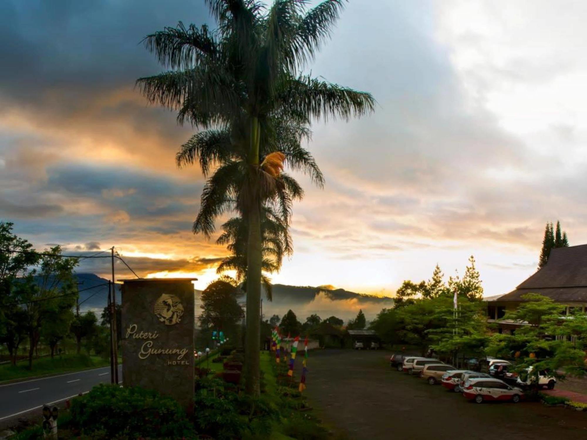 Puteri Gunung Hotel Lembang Dış mekan fotoğraf
